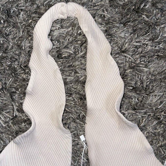 Zara Basic Ribbed Halter Top - Picture 4 of 5